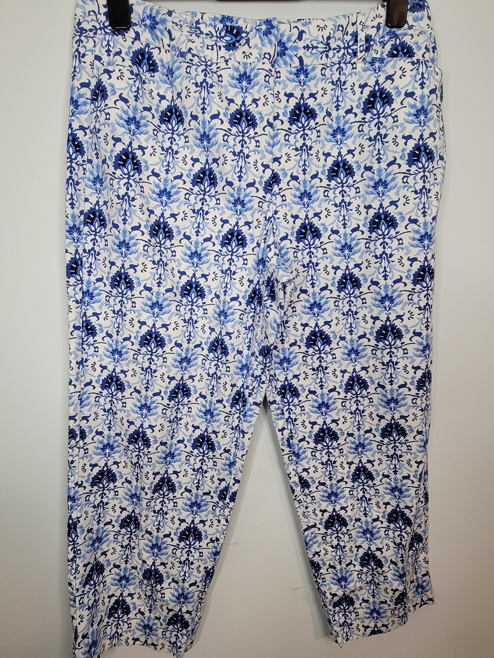 Talbots White and Blue Floral Stretch Capri Pants Size 14